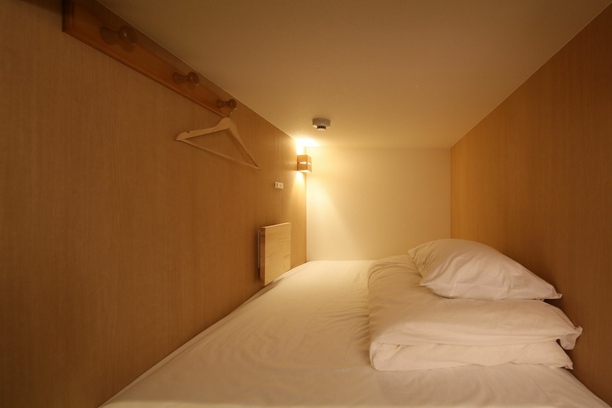 Iloha Hostel Namba Shinsaibashi Osaka Bagian luar foto