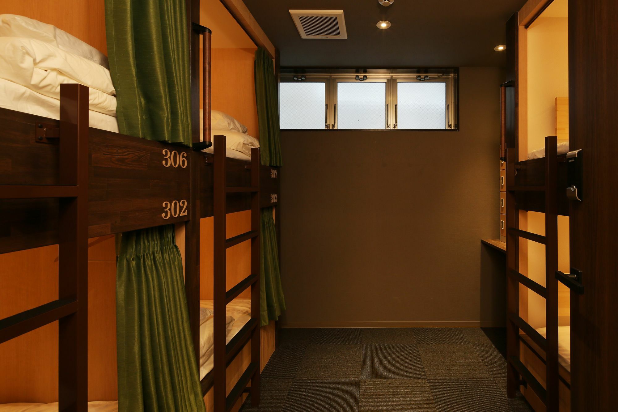 Iloha Hostel Namba Shinsaibashi Osaka Bagian luar foto